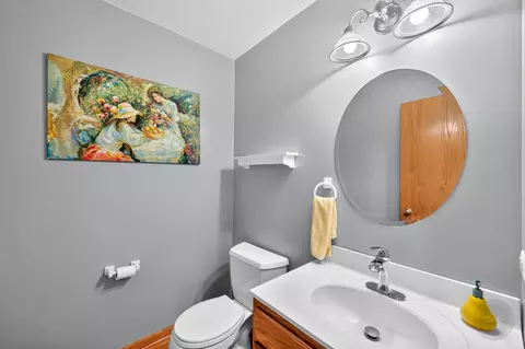 Bath - 12 N136 Berner Dr, Elgin, IL 60120 photo 1 of 5