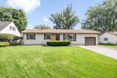 10004 NW Circle Dr, Richmond, IL 60071