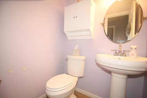 Bath - 1530 Hunt Dr #B, Normal, IL 61761 photo 1 of 2