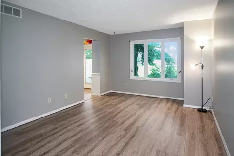 Living - 1530 Hunt Dr #B, Normal, IL 61761 photo 1 of 4