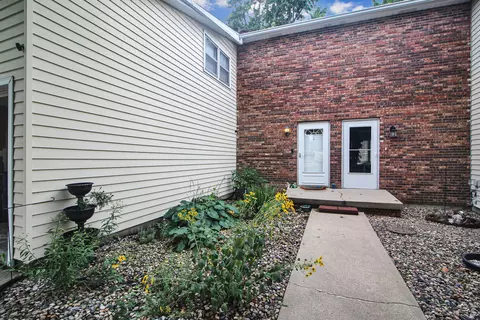 Exterior - 1530 Hunt Dr #B, Normal, IL 61761 photo 4 of 4