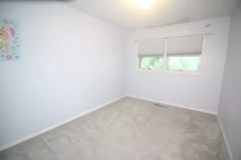 Bedroom - 1530 Hunt Dr #B, Normal, IL 61761 photo 4 of 6