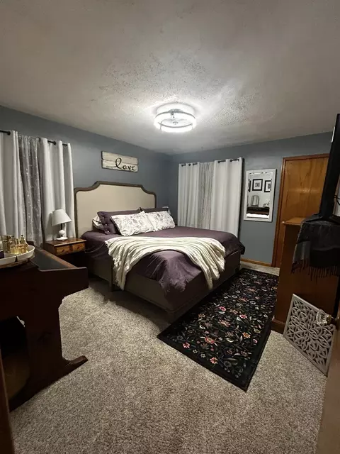 Bedroom - 609 Elm St, Carmi, IL 62821 photo 1 of 4