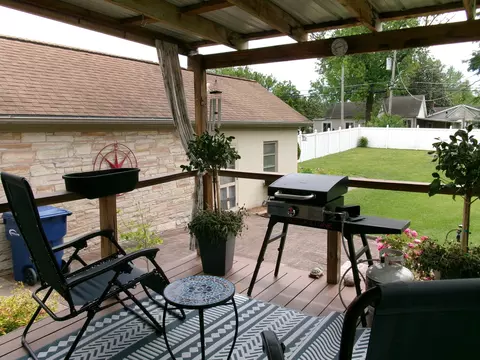 Exterior - 609 Elm St, Carmi, IL 62821 photo 6 of 7