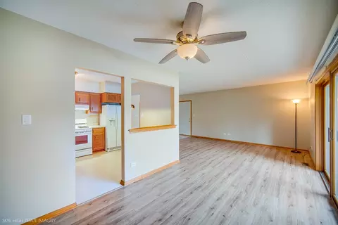 Living - 4933 E Circle Dr #107, Crestwood, IL 60418 photo 1 of 3