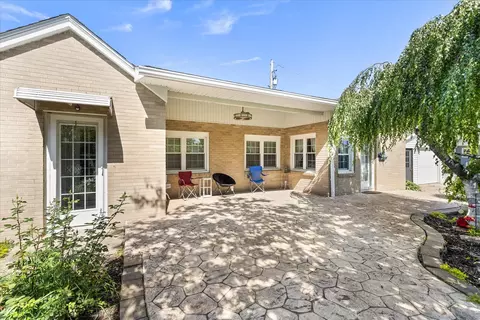Exterior - 309 23rd Ave, Naplate, IL 61350 photo 5 of 12
