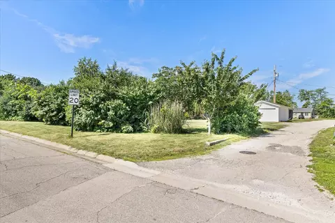 Exterior - 309 23rd Ave, Naplate, IL 61350 photo 12 of 12