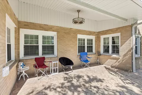 Exterior - 309 23rd Ave, Naplate, IL 61350 photo 6 of 12