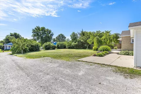 Exterior - 309 23rd Ave, Naplate, IL 61350 photo 8 of 12