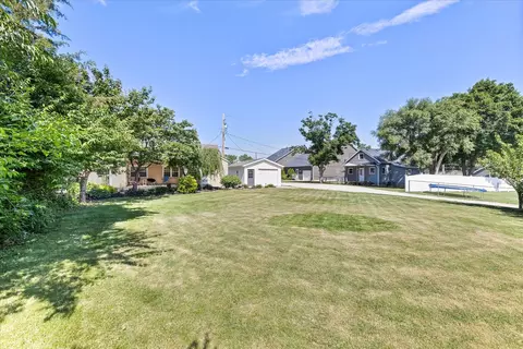 Exterior - 309 23rd Ave, Naplate, IL 61350 photo 11 of 12