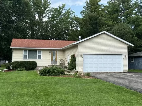 699 Karen Dr, Lake Holiday, IL 60552