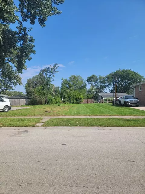 834 E 152nd St E, Phoenix, IL 60426 photo 2