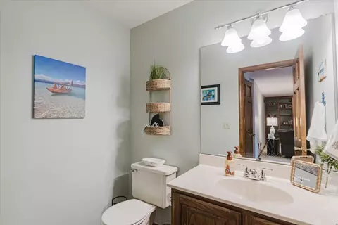 Bath - 4 Inverness Dr, Bloomington, IL 61701 photo 1 of 4