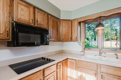 Kitchen - 4 Inverness Dr, Bloomington, IL 61701 photo 5 of 5