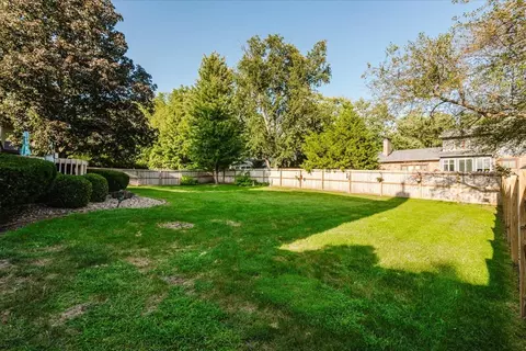 Exterior - 4 Inverness Dr, Bloomington, IL 61701 photo 8 of 10