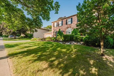 Exterior - 4 Inverness Dr, Bloomington, IL 61701 photo 10 of 10