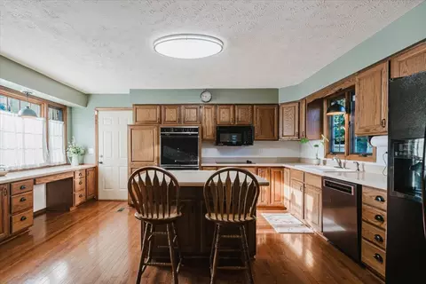 Kitchen - 4 Inverness Dr, Bloomington, IL 61701 photo 2 of 5
