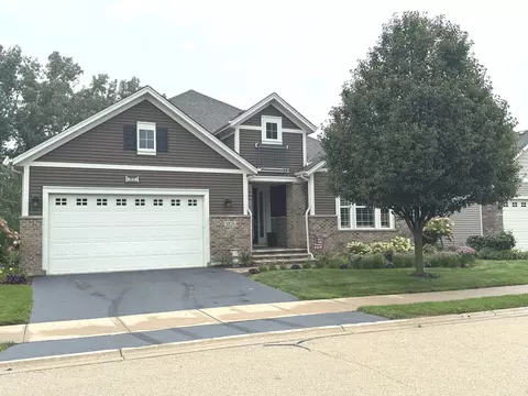 3835 Chesapeake Ln, Naperville, IL 60564