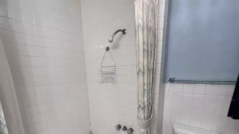 Bath - 322 Hillside Dr, Kewanee, IL 61443 photo 6 of 11