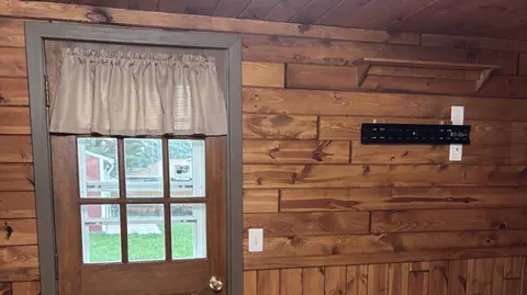 Entry Way - 322 Hillside Dr, Kewanee, IL 61443 photo 2 of 3