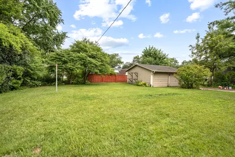 Exterior - 947 Diane Ave, Elgin, IL 60123 photo 3 of 3