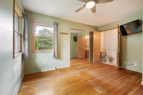 Bedroom - 947 Diane Ave, Elgin, IL 60123 photo 2 of 4