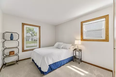Bedroom - 56 Birch Trl, Wheeling, IL 60090 photo 3 of 4