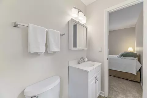 Bath - 56 Birch Trl, Wheeling, IL 60090 photo 1 of 2