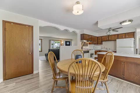 Dining - 56 Birch Trl, Wheeling, IL 60090 photo 1 of 2