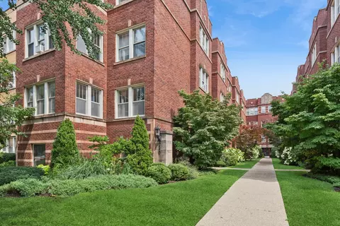 240 S Maple Ave #3W, Oak Park, IL 60302