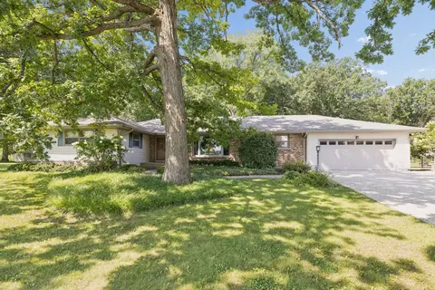 1655 Wagner Rd, Batavia, IL 60510