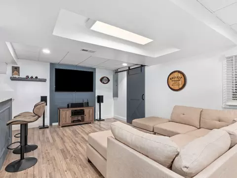 Living - 809 Bruno Ct, Naperville, IL 60563 photo 5 of 5