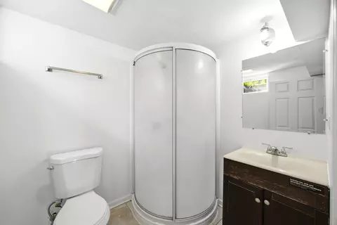 Bath - 4220 Ponca St, Mchenry, IL 60050 photo 2 of 2