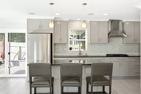 Kitchen - 4220 Ponca St, Mchenry, IL 60050 photo 4 of 8