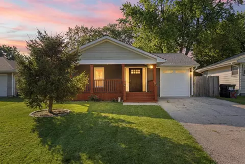 Exterior - 4220 Ponca St, Mchenry, IL 60050 photo 15 of 17
