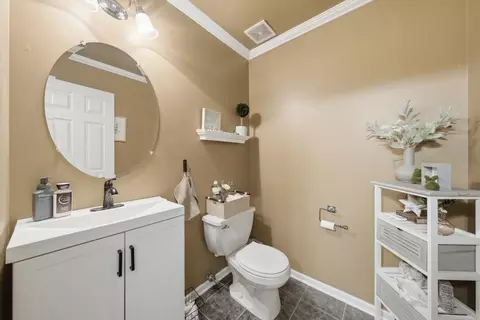 Bath - 1619 Golden Ridge Dr, Plainfield, IL 60586 photo 1 of 5