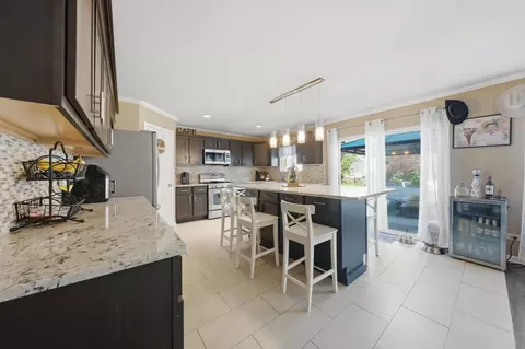 Kitchen - 1619 Golden Ridge Dr, Plainfield, IL 60586 photo 2 of 3