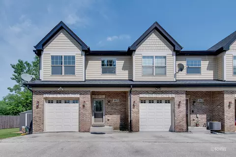 463 E Potter St, Wood Dale, IL 60191