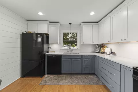 Kitchen - n457 Papworth Street, Wheaton, IL 60187 photo 3 of 4
