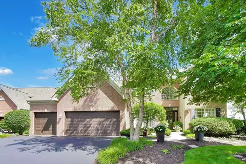 1693 Moorland Ln, Crystal Lake, IL 60014