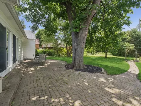 Exterior - 904 S 2nd Ave, Des Plaines, IL 60016 photo 3 of 6