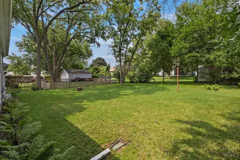 Exterior - 3906 Grove Ave, Mchenry, IL 60050 photo 3 of 6