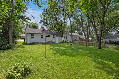 Exterior - 3906 Grove Ave, Mchenry, IL 60050 photo 1 of 6