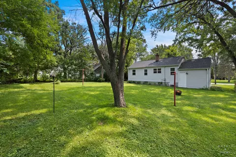 Exterior - 3906 Grove Ave, Mchenry, IL 60050 photo 6 of 6