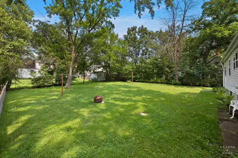 Exterior - 3906 Grove Ave, Mchenry, IL 60050 photo 5 of 6