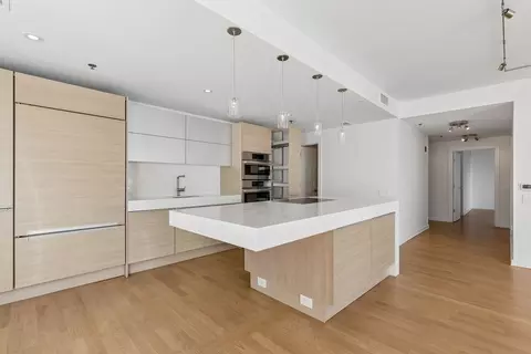 Kitchen - 57 E Delaware Pl #1802, Chicago, IL 60611 photo 4 of 8
