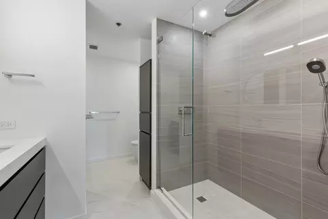 Bath - 57 E Delaware Pl #1802, Chicago, IL 60611 photo 4 of 6