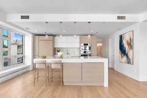 Kitchen - 57 E Delaware Pl #1802, Chicago, IL 60611 photo 1 of 8