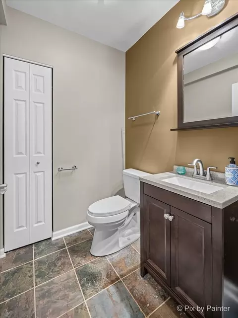 Bath - 1248 Bradley Cir, Elgin, IL 60120 photo 5 of 5
