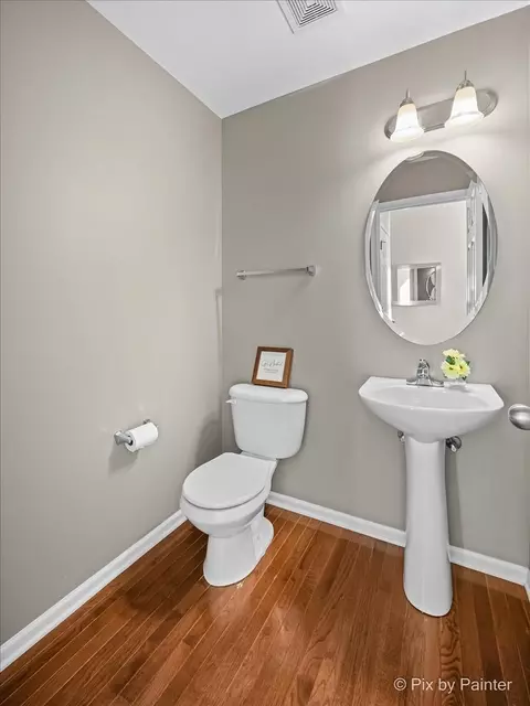 Bath - 1248 Bradley Cir, Elgin, IL 60120 photo 4 of 5